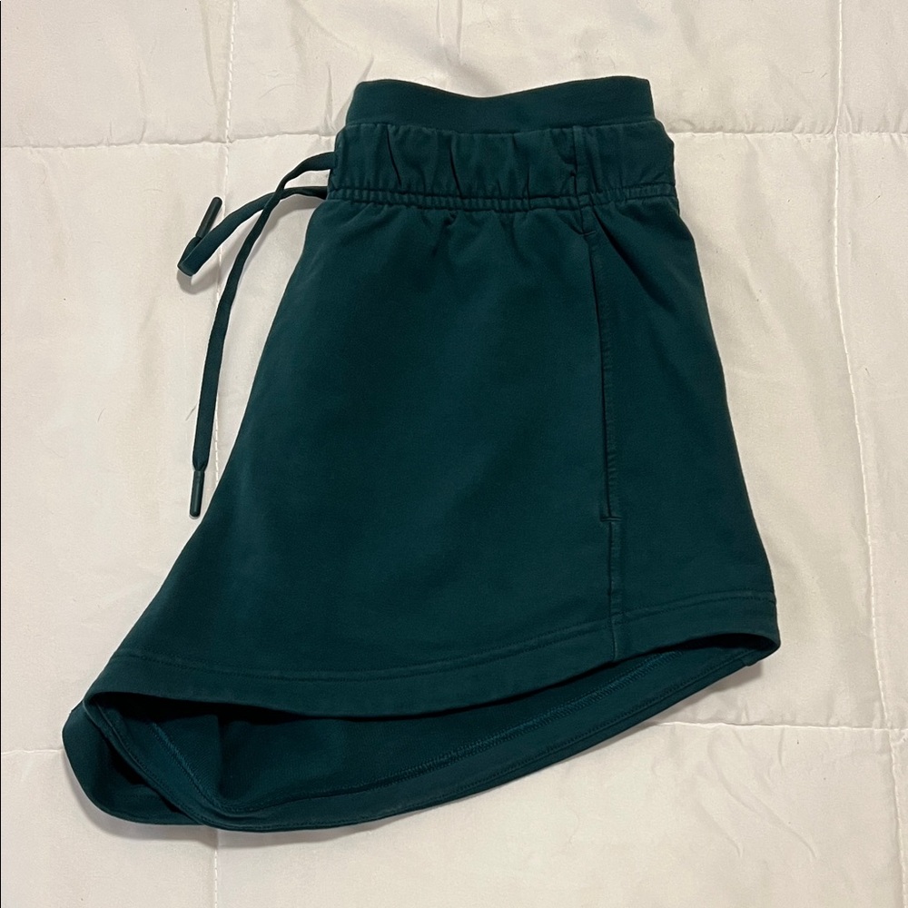 Lululemon Shorts size 6